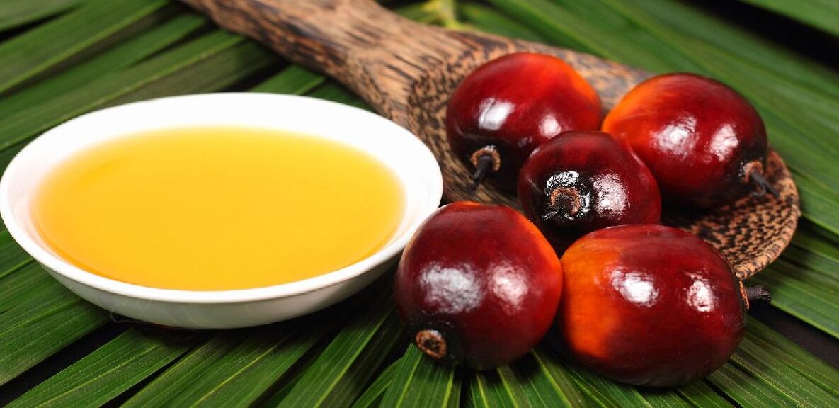 Uleiul de palmier reînnoiește epiderma