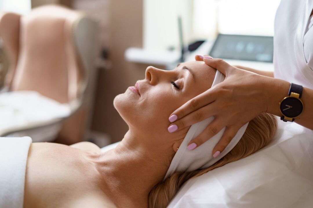 masaj de intinerire faciala